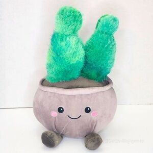 GAVE AWAU AS FREE GIFT W ORDER 🎁GREEN SUCCULENT 🪴 In Gray Pot Cactus Plant NWT